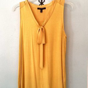 Banana Republic Women's Tank Sleeveless Shirt with front tie